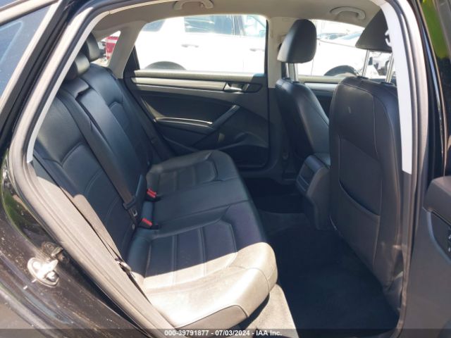 1VWAT7A36FC053822 Volkswagen Passat 1.8t Wolfsburg Edition