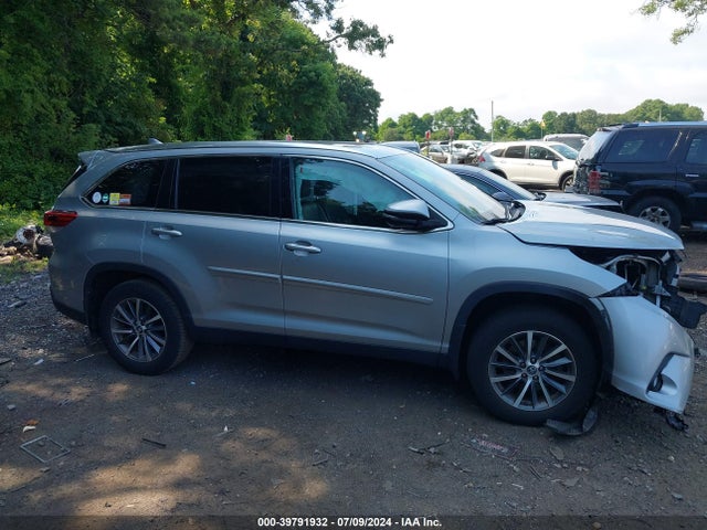 Toyota Highlander Xle 2019 5TDJZRFH8KS922768 Image 13