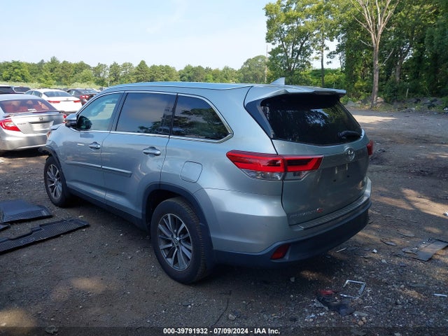 Toyota Highlander Xle 2019 5TDJZRFH8KS922768 Image 3
