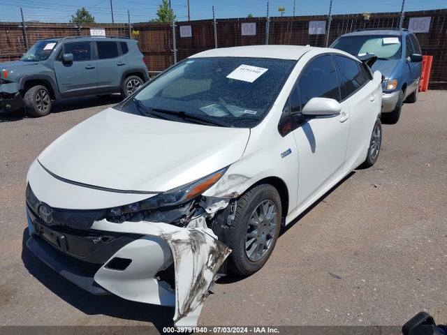 Toyota Prius Prime Premium 2017 JTDKARFP7H3038690 Image 2