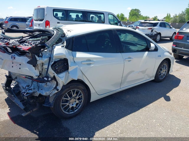 Toyota Prius Prime Premium 2017 JTDKARFP7H3038690 Image 4