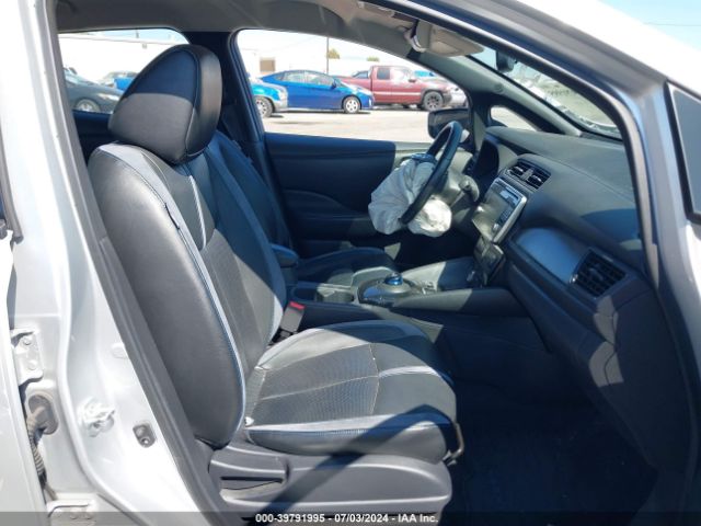 1N4AZ1CP8JC308547 Nissan Leaf Sl