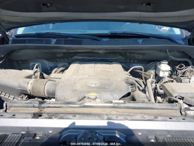 5TFEY5F1XHX217053 Toyota Tundra Sr5 5.7l V8