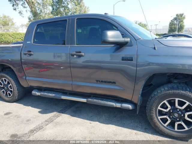 5TFEY5F1XHX217053 Toyota Tundra Sr5 5.7l V8