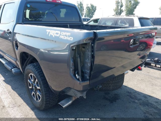 5TFEY5F1XHX217053 Toyota Tundra Sr5 5.7l V8
