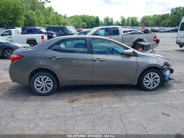 Toyota COROLLA LE 2018 5YFBURHE3JP825877 Image 14