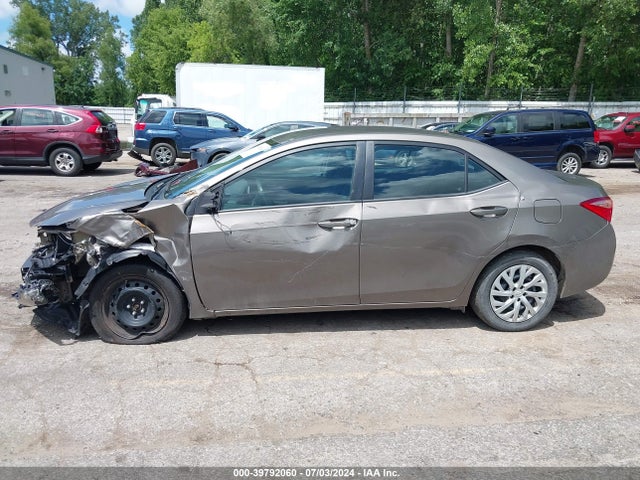 Toyota COROLLA LE 2018 5YFBURHE3JP825877 Image 15