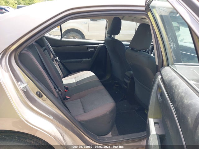 Toyota COROLLA LE 2018 5YFBURHE3JP825877 Image 8