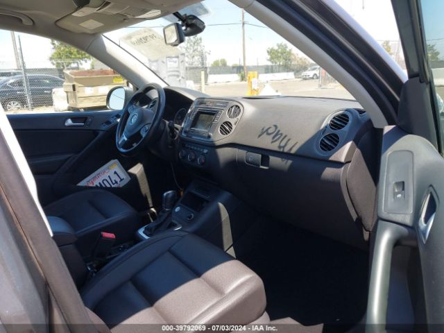 WVGAV7AX4GW612781 Volkswagen TIGUAN S