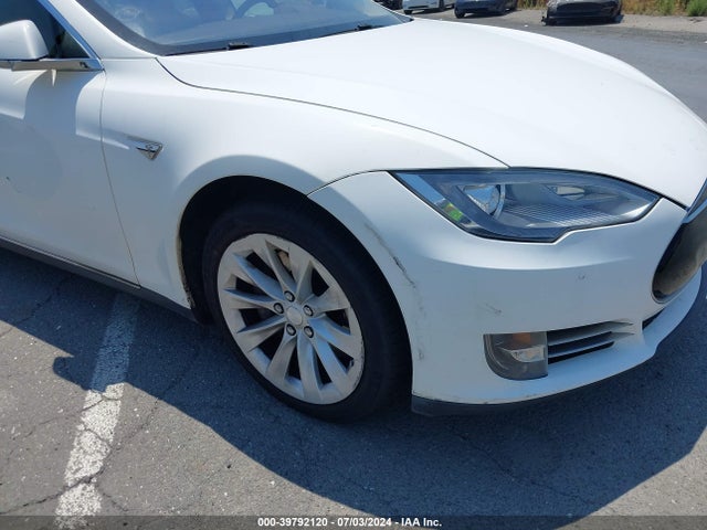 5YJSA1H1XEFP52726 Tesla Model S P85