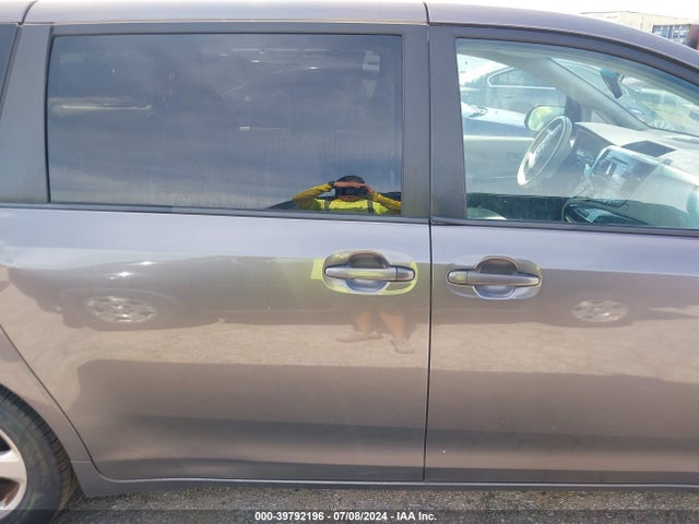 Toyota Sienna Le V6 8 Passenger 2014 5TDKK3DC2ES478045 Image 12