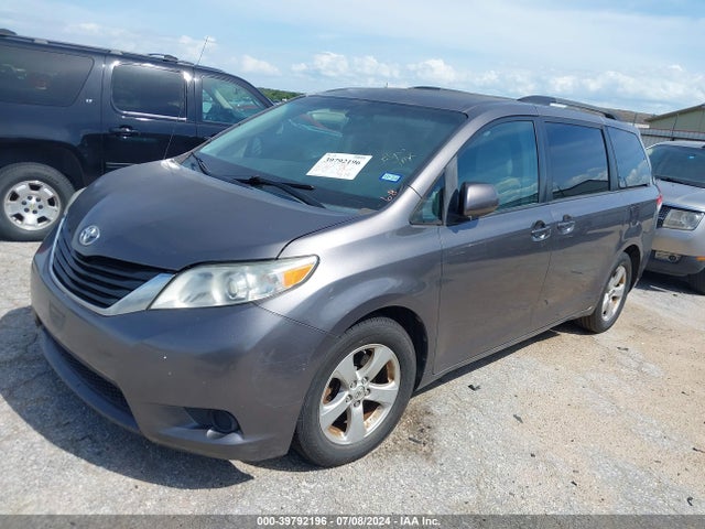 Toyota Sienna Le V6 8 Passenger 2014 5TDKK3DC2ES478045 Image 2