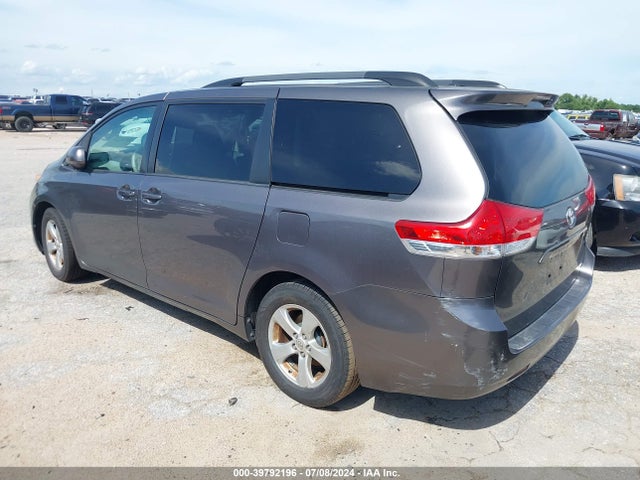 Toyota Sienna Le V6 8 Passenger 2014 5TDKK3DC2ES478045 Image 3