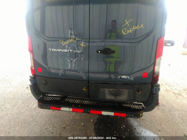 1FTYR3XM8KKB49606 Ford Transit-250