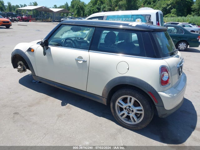 2012 MINI COOPER WMWSU3C52CT542268 Photo 2