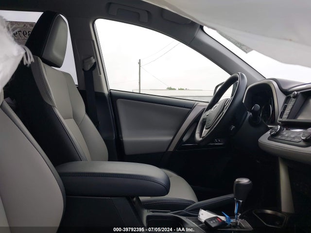 Toyota Rav4 Limited 2018 JTMDFREV5JD242186 Image 5