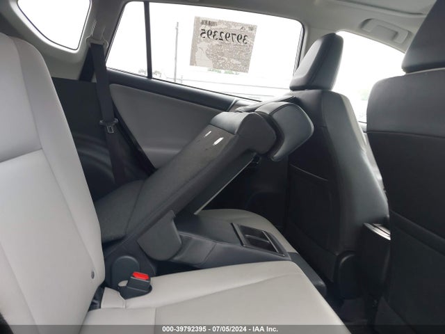 Toyota Rav4 Limited 2018 JTMDFREV5JD242186 Image 8
