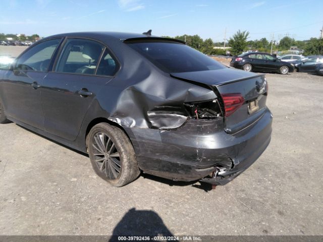3VWD17AJ8GM272119 Volkswagen Jetta 1.8t Sport