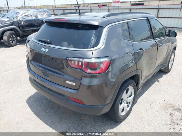 3C4NJCBB1KT856240 Jeep Compass Latitude Fwd