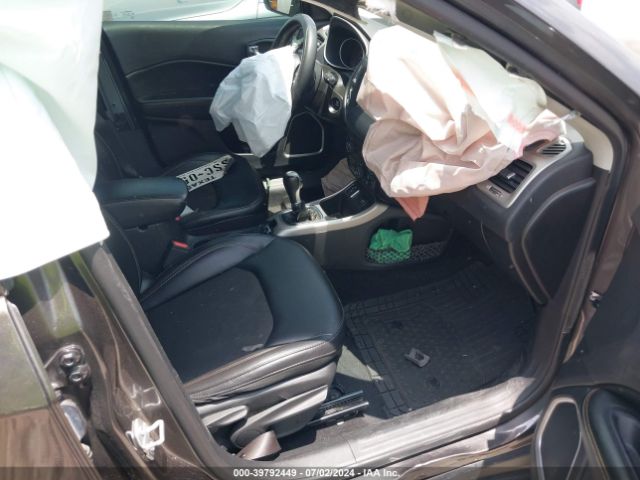 3C4NJCBB1KT856240 Jeep Compass Latitude Fwd