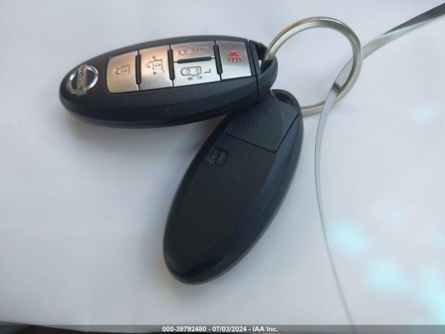 JN8AE2KP9G9151067 Nissan Quest Platinum/s/sl/sv