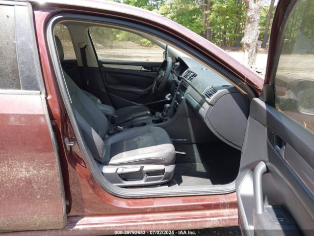 1VWAS7A34EC071592 Volkswagen Passat 1.8t Wolfsburg Edition