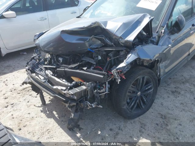 3VVCB7AX0NM018886 Volkswagen Tiguan 2.0t Se R-line Black