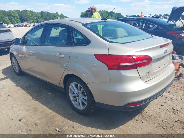 Ford FOCUS SE 2017 1FADP3F25HL336766 Image 3