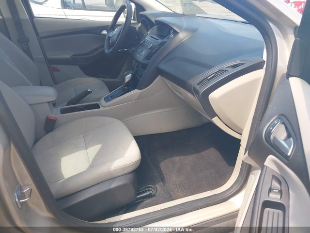 Ford FOCUS SE 2017 1FADP3F25HL336766 Image 5