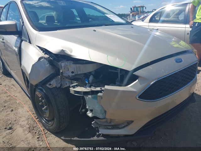 Ford FOCUS SE 2017 1FADP3F25HL336766 Image 6
