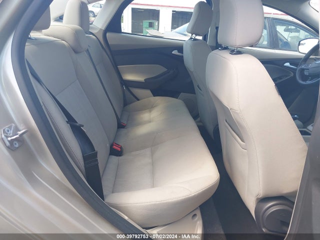 Ford FOCUS SE 2017 1FADP3F25HL336766 Image 8