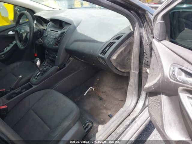 1FADP3F29FL249823 Ford FOCUS SE
