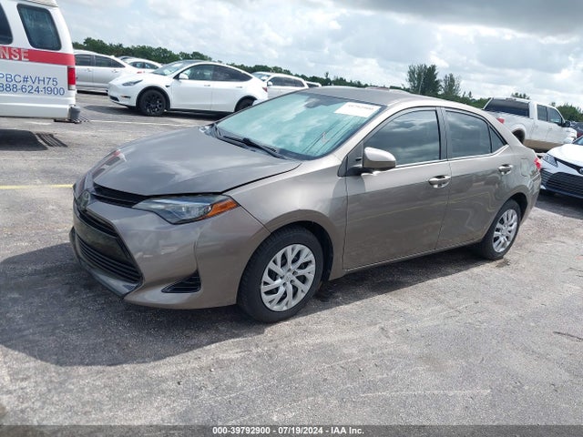 Toyota COROLLA LE 2019 5YFBURHE7KP857278 Image 2