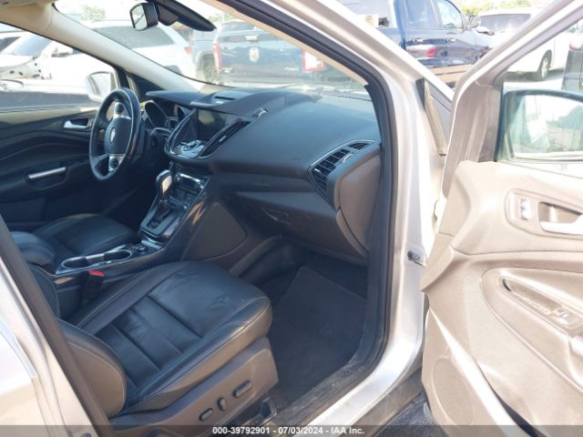 1FMCU9J94GUA09043 Ford Escape Titanium