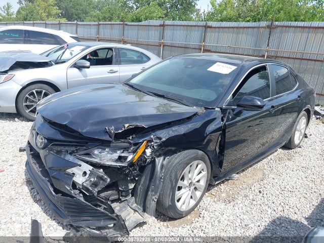 Toyota CAMRY LE 2022 4T1C11AK4NU695515 Image 2