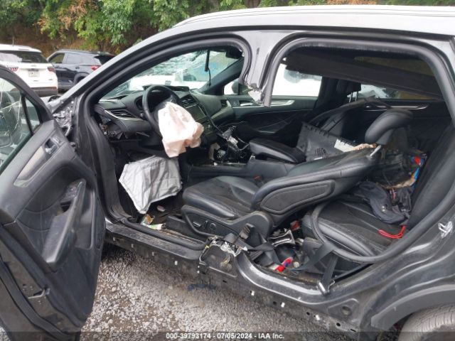 5LMCJ1D99KUL29373 Lincoln Mkc Standard
