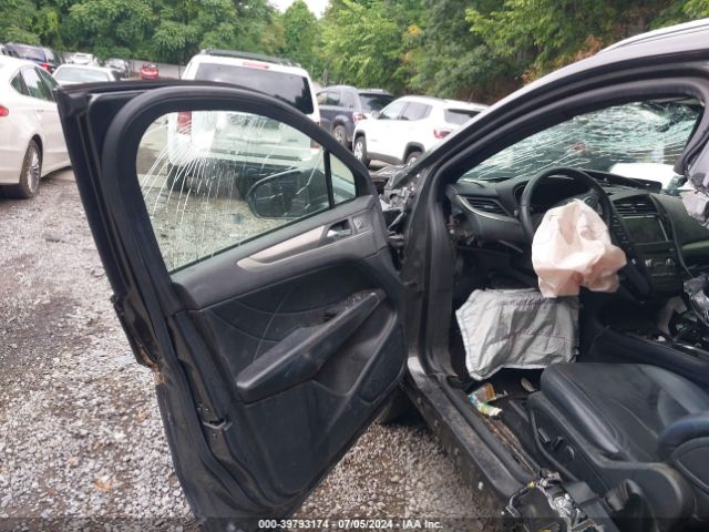 5LMCJ1D99KUL29373 Lincoln Mkc Standard
