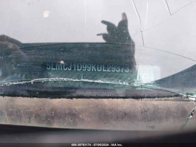 5LMCJ1D99KUL29373 Lincoln Mkc Standard