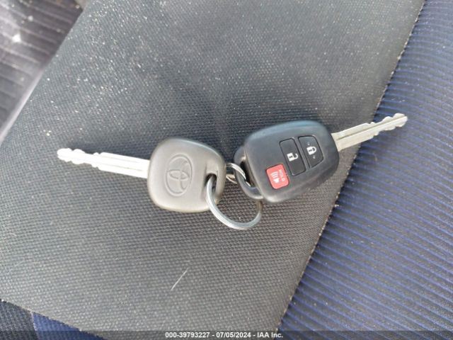 JTDKDTB38J1601450 Toyota Prius C Two