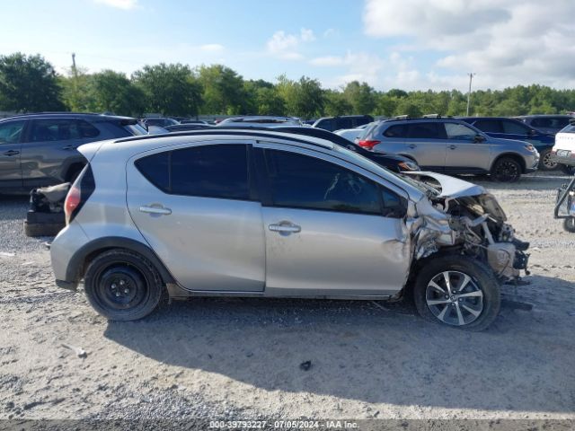 JTDKDTB38J1601450 Toyota Prius C Two