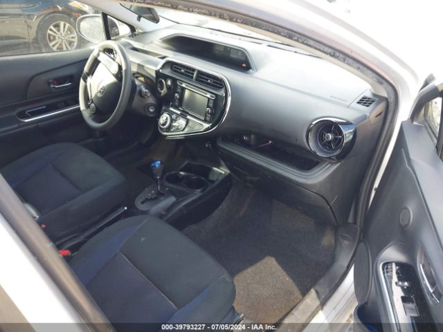JTDKDTB38J1601450 Toyota Prius C Two