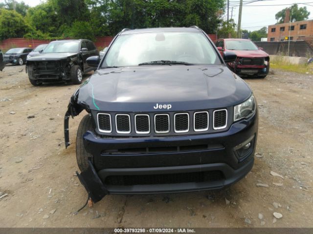 3C4NJDBB9JT418795 Jeep Compass Latitude 4x4