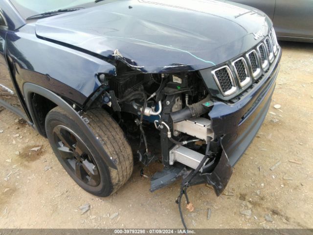 3C4NJDBB9JT418795 Jeep Compass Latitude 4x4
