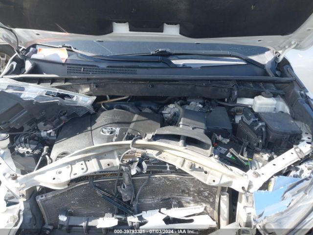 5TDKZRFH8JS537634 Toyota Highlander Xle