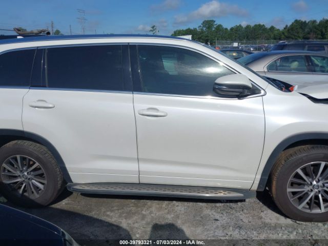 5TDKZRFH8JS537634 Toyota Highlander Xle