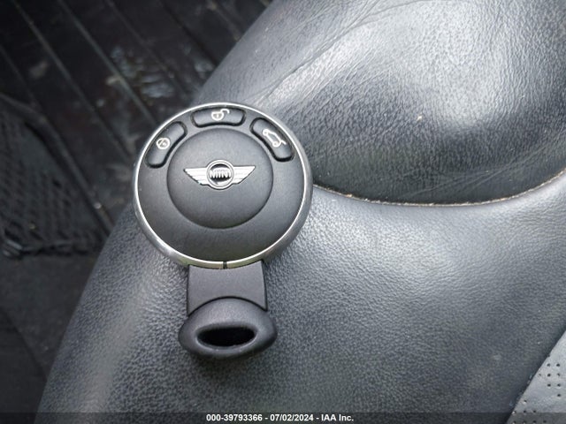 2010 MINI COOPER WMWMR3C57ATU97979 Photo 10