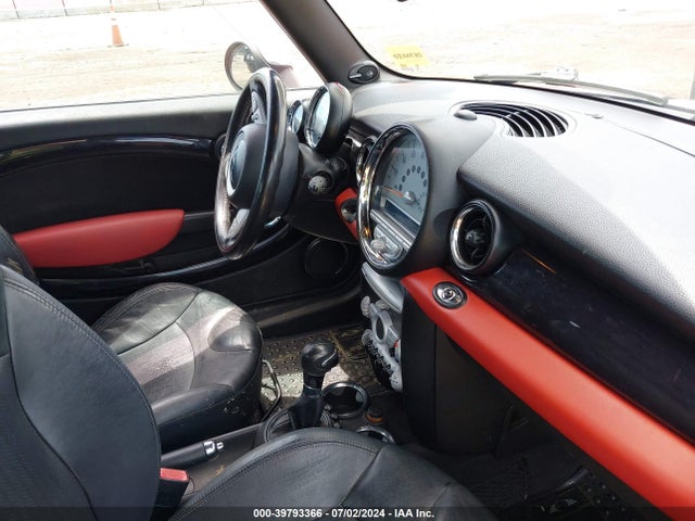 2010 MINI COOPER WMWMR3C57ATU97979 Photo 4