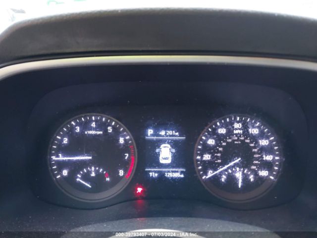 KM8J23A48KU932875 Hyundai TUCSON SE