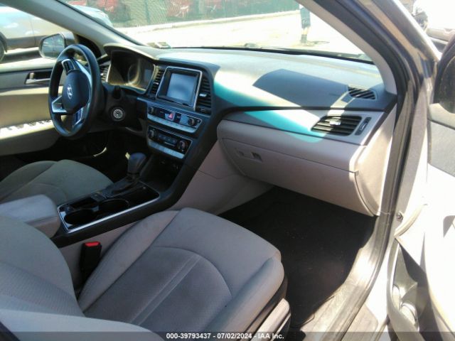 5NPE24AFXJH683582 Hyundai SONATA SE