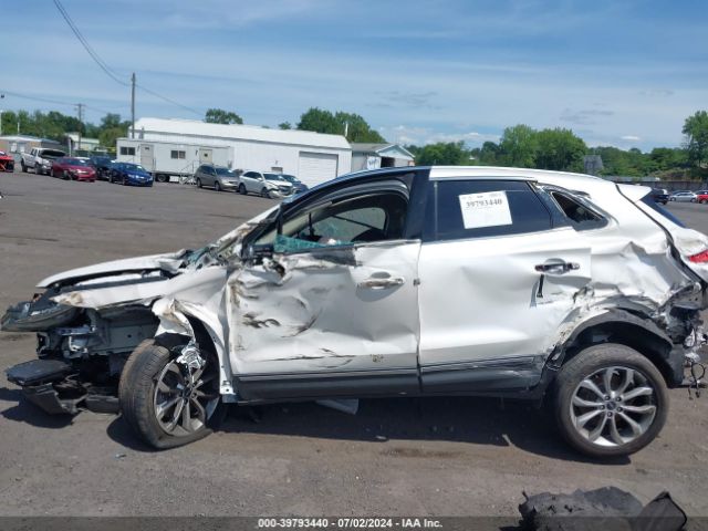 5LMCJ2D91HUL51561 Lincoln MKC SELECT